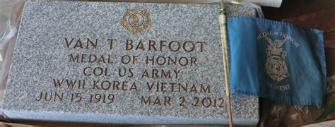 van thomas barfoot world war ii congressional medal  honor recipient  served