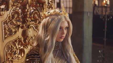 loren gray wants her queen video to make you feel like royalty too