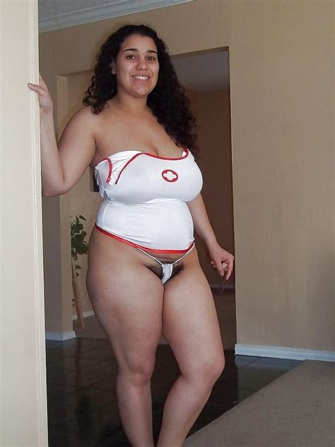 latina bbw posing naked and showing off her bush pichunter