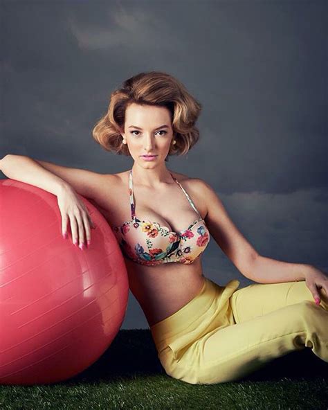 49 Hot Pictures Of Dakota Blue Richards Which Are Simply