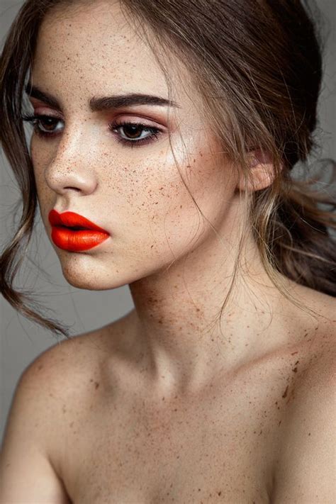 10 Ways To Rock A Statement Lip Lip Trends 2020 Hair Makeup Makeup