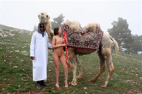 naked calla a on the camel russian sexy girls