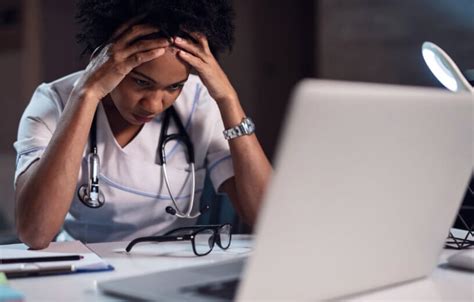 survey finds 2 in 5 doctors suffer from psychological or emotional