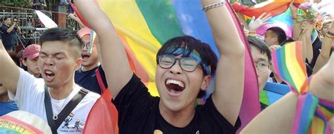 taiwan becomes the first asian country to legalize same sex marriage