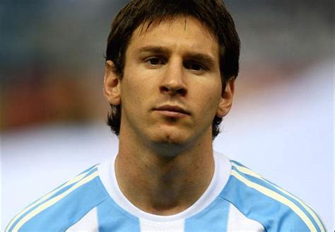 world cup 2010 argentina s lionel messi embarrassed by comparisons