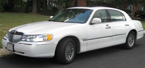 file  lincoln town car cartierjpg wikimedia commons