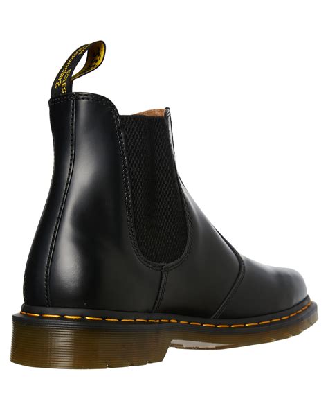 dr martens womens  chelsea boot black smooth surfstitch