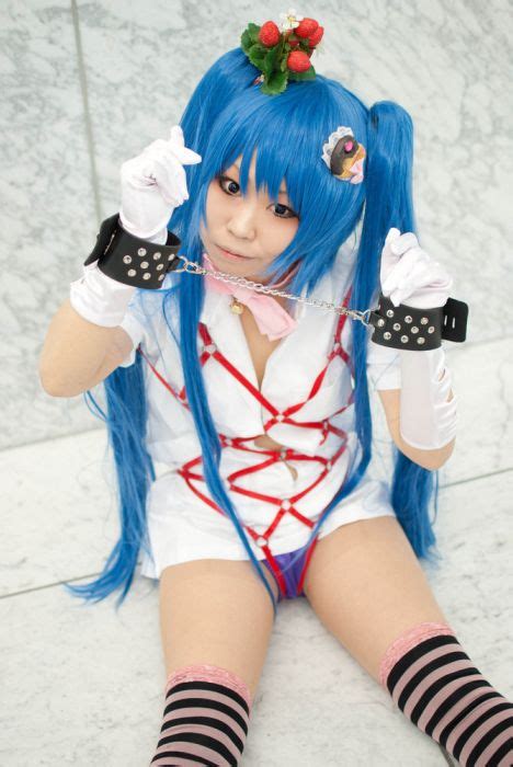 Cute Japanese Cosplay Girls ~ Damn Cool Pictures