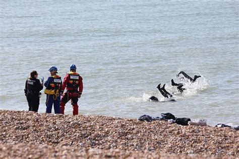 Body Found After Man Was Swimming Naked Off Brighton Beach Daily Mail