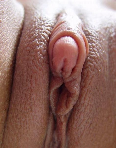 le beau clitoris rose d une femme avec une bonne chatte