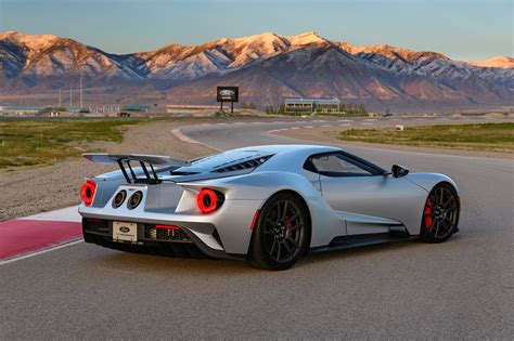 ford gt  drive review   stuff