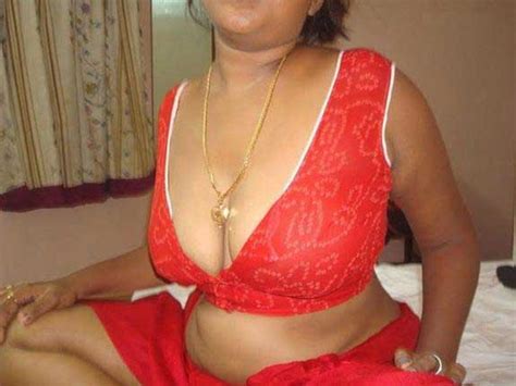 indian village aunty ki nude pics dost ne expose kar di