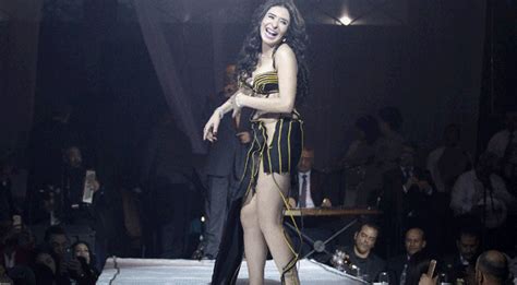 صور معركة بدل الرقص بين صافيناز ودينا إرم نيوز‬‎