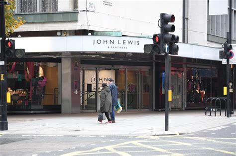 londons high streets deserted   retailers expect biggest black friday  evening