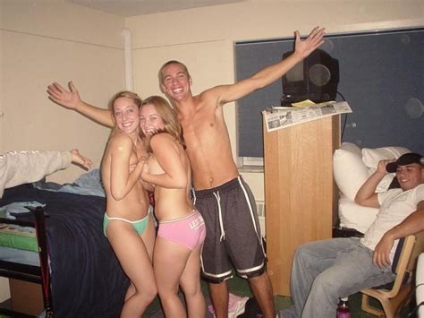 wild drunk college coeds flashing perky teen tits pichunter