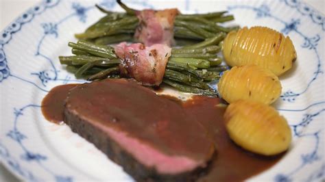 das perfekte dinner rezepte roastbeef mit rotweinsauce gruenen bohnen