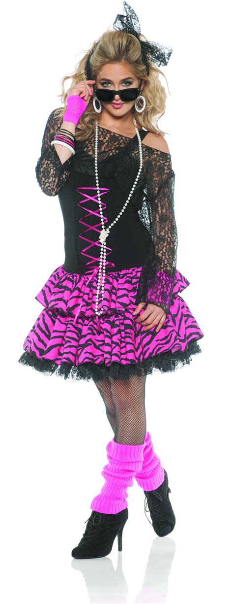 flashback  party outfits  woman costume  prom dress