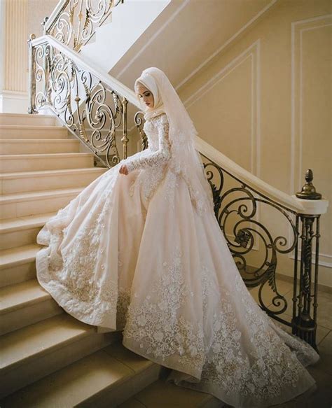 China Long Sleeves Muslim Bridal Ball Gown Lace Hijab