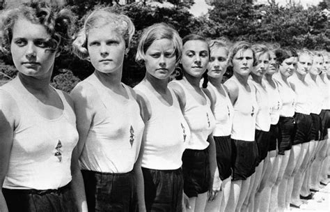 what did the true aryan girls used to wear axis history forum