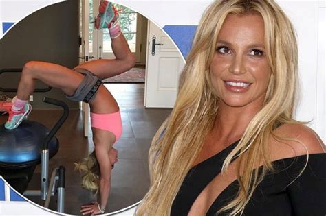 Britney Spears Looks Incredible As She Flashes Toned Body