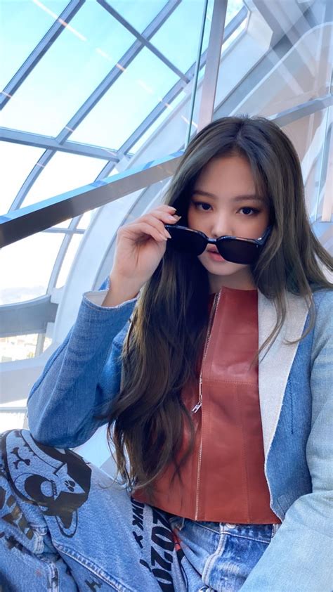 blackpink s jennie shares photos taken in new yg headquarters kpopmap