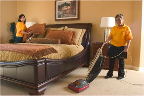dr house cleaning   clean  bedroom
