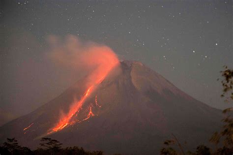 Lava Streams From Indonesias Mount Merapi In New Eruption Ln247