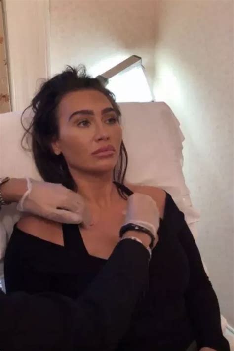 Lauren Goodger Gets Botox In Her Boobs To Get Rid Of Cleavage Wrinkles