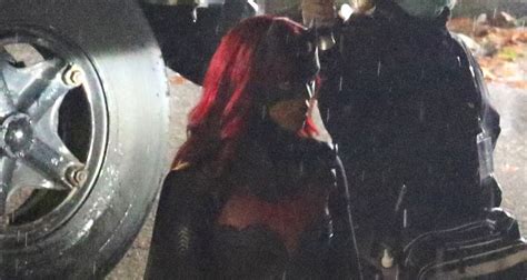 javicia leslie spotted on set filming in her ‘batwoman suit batwoman