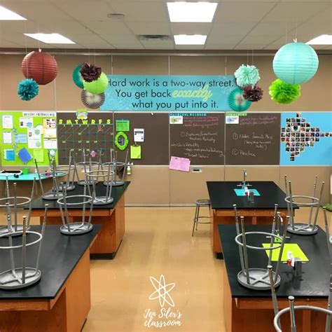 simple ways  decorate  high school classroom jen silers