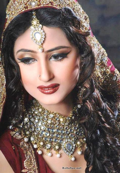 Pakistani Traditional Bridal Overlook Photoshoot By Sajjad