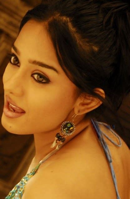 Indian Actress Hot And Sexy Amrita Rao