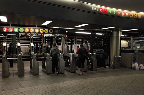 atlantic avenue subway station  downtown brooklyn photo joe buglewicznyc company