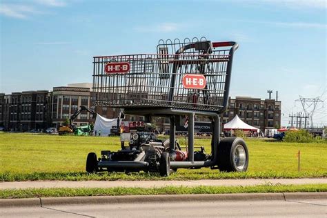massive    shopping cart car   texas