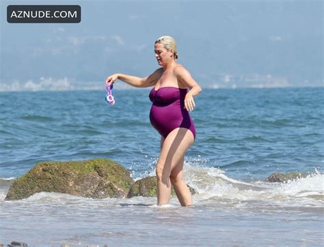 Katy Perry In The Ocean With Her Pregnant Friend As