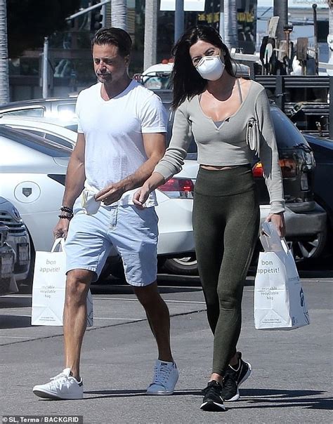 David Charvet Didn T Wear A Mask During Grocery Run With New Ladylove
