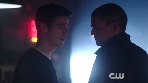 Barry Allen Asks Captain Cold For Help In The Flash Rogue Air