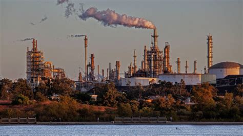oil refineries  polluting  waterways    legal grist