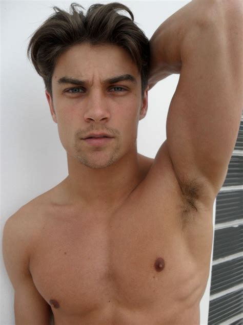 omg he s naked brazilian model turned actor raphael sander omg blog