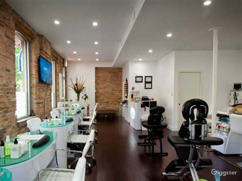 dazzling spa nail salon  chicago rent  location  giggster