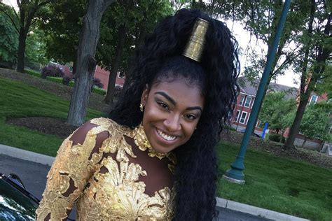 This Teen Designed A Coming To America Inspired Prom