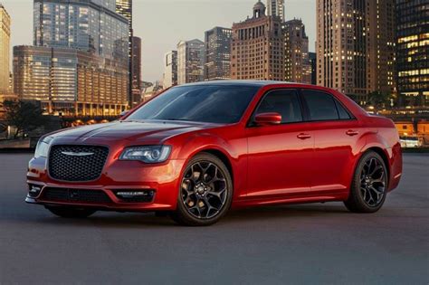 2021 Chrysler 300 Review Prices And Pictures Edmunds