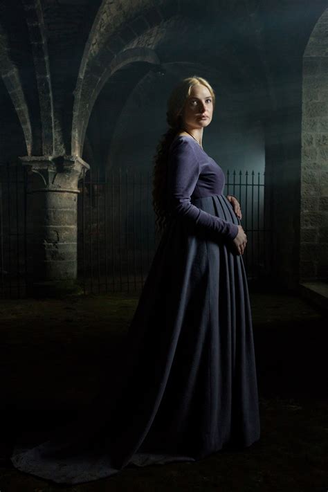 the white queen examines royal pregnancies now and then