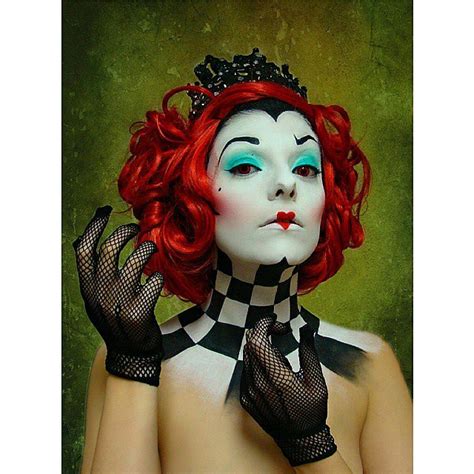 queen of hearts alice in wonderland 26 women who took their disney halloween costumes to the