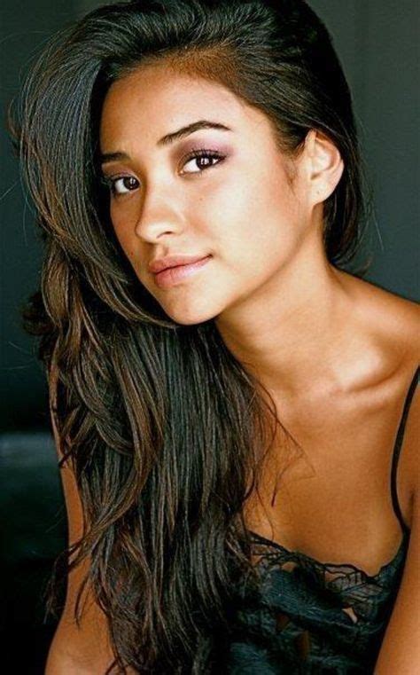 Shay Mitchell As Zoey Redbird House Of Night Series 13476396 637 1023