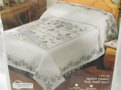 tobin stamped quilt  embroidery cross stitch country