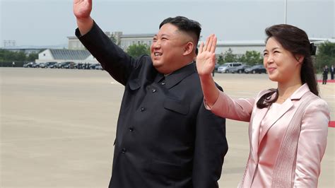 ri sol ju north korean leader kim jong un s wife appears in public