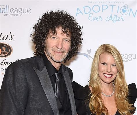 howard stern marital split beth stern tackles the rumors on ellen