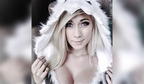 We See Why Stunning Cosplayer And Streamer Lindsay Elyse Has