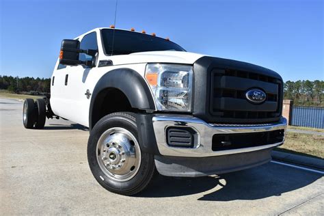 ford super duty   drw chassis cab xl  miles white pickup